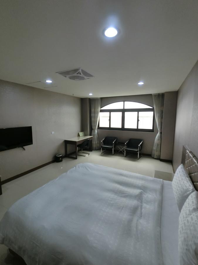 雲林斗六福爾摩莎大飯店 Hotel Exterior photo
