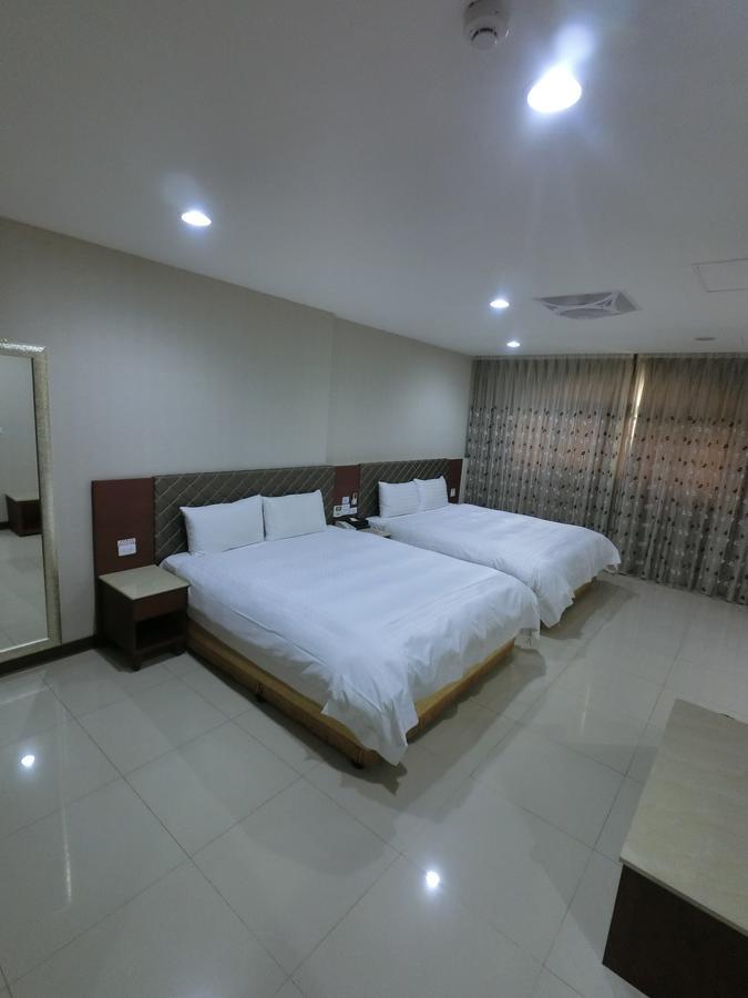 雲林斗六福爾摩莎大飯店 Hotel Exterior photo