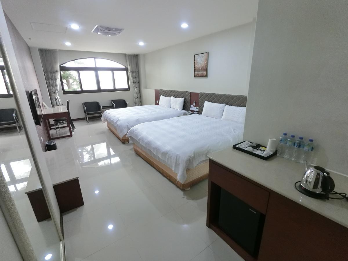 雲林斗六福爾摩莎大飯店 Hotel Exterior photo